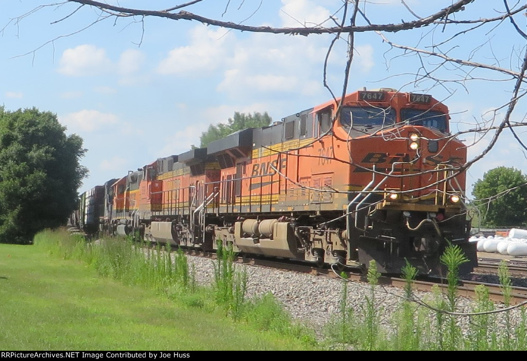 BNSF 7647 East